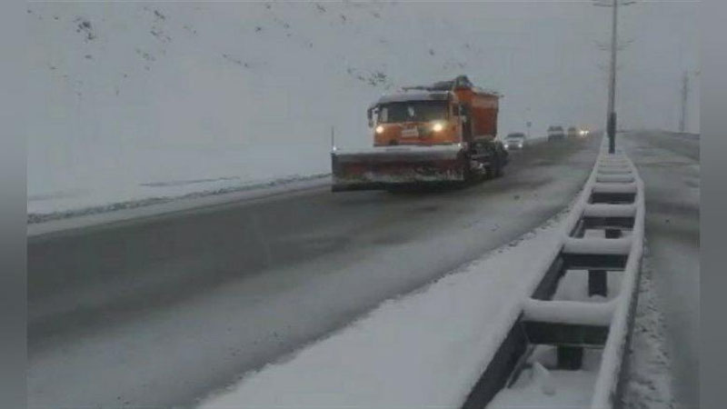 '"Қамчиқ" довонида кучли қор ёғмоқда'ning rasmi