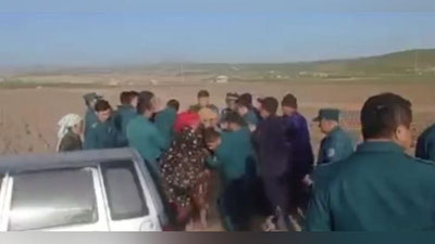 'Қашқадарёда фуқаролар ва Ички ишлар ходимлари ўртасида жанжал чиққани айтилди (видео)'ning rasmi