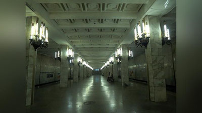 'Метронинг Пушкин бекатида эркак қасддан поезд йўлагига ўзини ташлади'ning rasmi