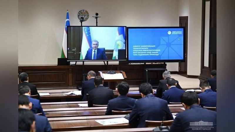 'Ҳар бир вазирлик, идора ва ҳокимларнинг ITга масъул ўринбосари АКТ вазирига бўйсунади — Президент'ning rasmi