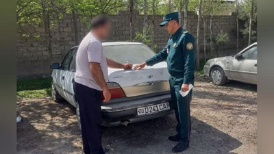 'Сирдарёда оёғини машина ойнасидан чиқариб ҳаракатланган ҳайдовчига чора кўрилди'ning rasmi