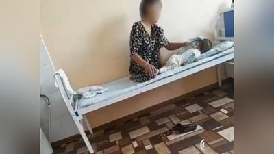 'Xasta bolasini kaltaklagan samarqandlik ayolning qaynonasi kelinini onalik huquqidan mahrum qilishni talab qildi(video)'ning rasmi