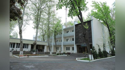 '"Дўрмон" ижод уйида етиштирилган мевалар чет элга сотиб юборилгани ростми? Нархлар ошгани-чи?'ning rasmi