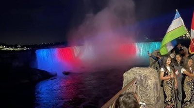 'AQShdagi Niagara sharsharasida Mustaqillik kuni munosabati bilan O`zbekiston bayrog`i tovlanadi'ning rasmi