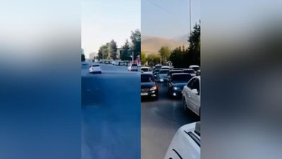 'Samarqandda bir nechta mashina xavfli manyovrlar qilib harakatlandi (video)'ning rasmi