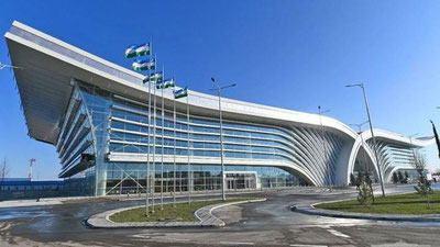 'Samarqand aeroporti noqulay ob-havo tufayli samolyotlar parvozi uchun vaqtincha yopildi'ning rasmi