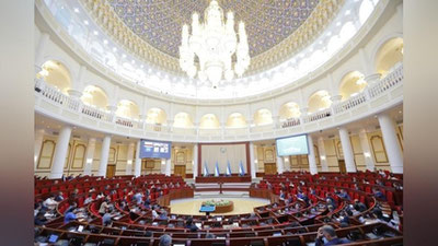 'Deputatlar "Davlat byudjeti to`g`risida"gi loyihani qabul qildilar'ning rasmi