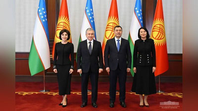 'Mirziyoev rafiqasi bilan Qirg`izistonga etib bordi (foto)'ning rasmi