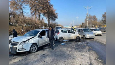 'Toshkentda 4 ta mashina ishtirokida YTH sodir bo`ldi'ning rasmi