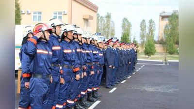 'O`zbekiston Turkiyaga 60 nafar qutqaruvchi hamda 3 ta maxsus avariya-qutqaruv texnikasi yuboryapti'ning rasmi