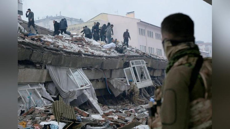 'Turkiyadagi xarobalar ostida yana ikki O`zbekiston fuqarosi olib chiqildi'ning rasmi