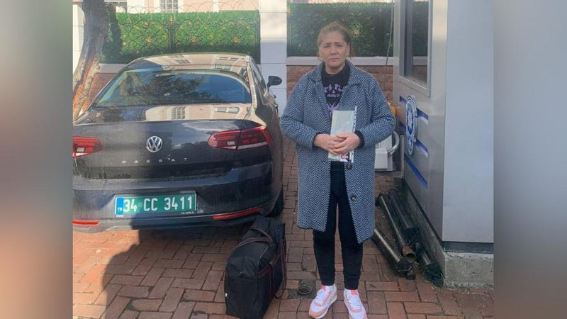 'Turkiyada zilzila hududida qolib ketgan ayol O`zbekistonga qaytarildi'ning rasmi