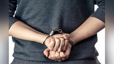 'Termizda chet el fuqarosining 6 ming dollarini o`zlashtirmoqchi bo`lgan MChJ rahbari qo`lga olindi'ning rasmi