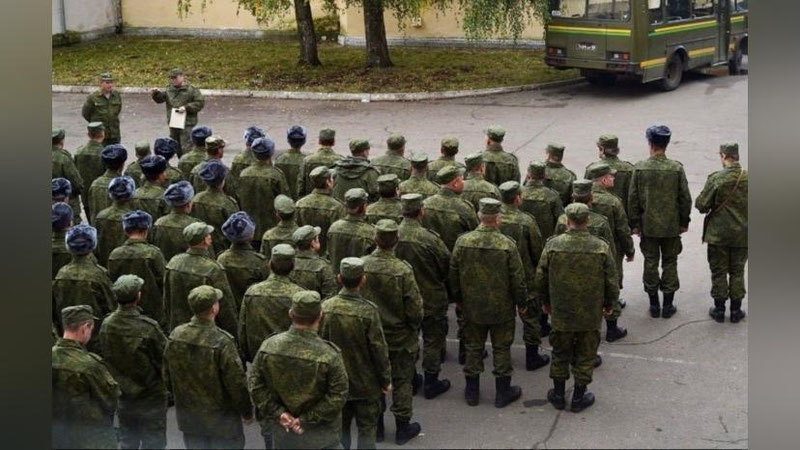 'Rossiya yana 1 millionga yaqin odamni urushga jalb qilishi mumkin'ning rasmi