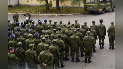 'Rossiya yana 1 millionga yaqin odamni urushga jalb qilishi mumkin'ning rasmi