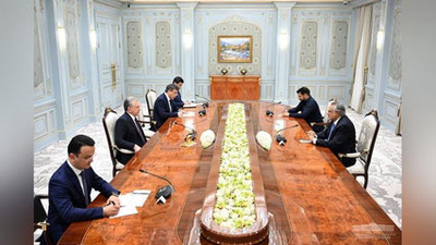 'Shavkat Mirziyoev Pokiston Islom Respublikasining moliya vazirini qabul qildi'ning rasmi