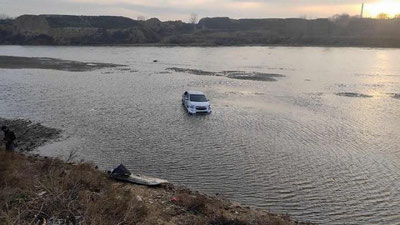 'Bekobodda Cobalt kanalga tushib ketdi (foto)'ning rasmi