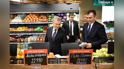 'Prezident Qarshidagi supermarketlardan biriga kirib xaridorlar bilan suhbatlashdi (foto+video)'ning rasmi