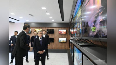 'Shavkat Mirziyoev Qarshi shahridagi televizor ishlab chiqaruvchi korxona faoliyati bilan tanishdi (foto)'ning rasmi