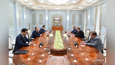 'Shavkat Mirziyoev Rossiya sanoat va savdo vaziri bilan uchrashdi'ning rasmi