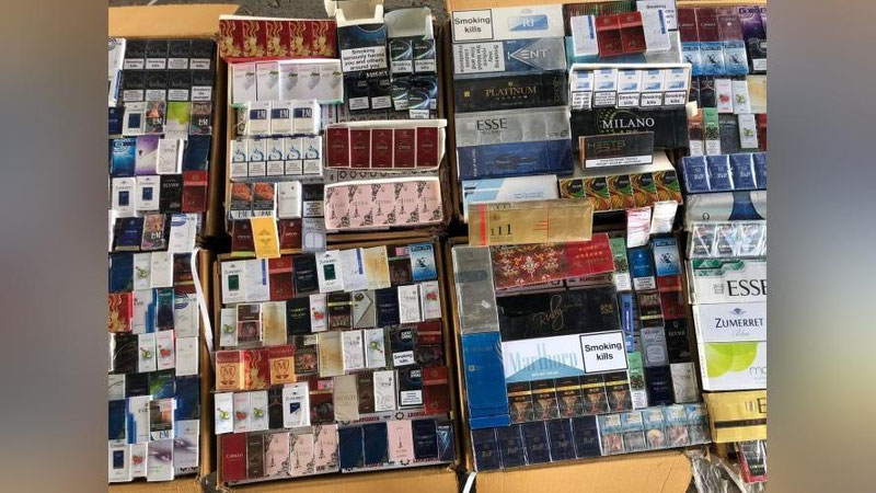 'Namangandagi xonadondan noqonuniy saqlanib kelingan 300 mln. so`mlik jami 28 980 quti tamaki mahsulotlari topildi'ning rasmi