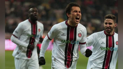 'Endi O`zbekiston futbolchilari Turkiyada legioner hisoblanmaydi'ning rasmi