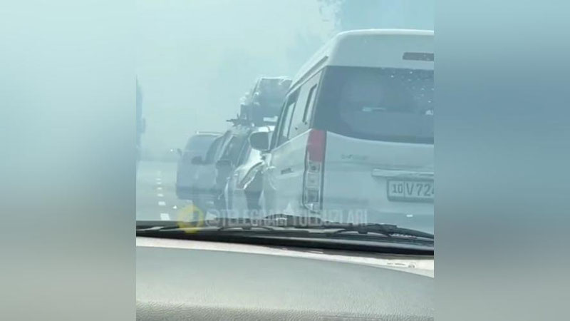 'Ohangaronda qora tutun sabab 6 ta mashina YTHga uchradi (video)'ning rasmi