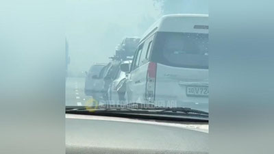 'Ohangaronda qora tutun sabab 6 ta mashina YTHga uchradi (video)'ning rasmi