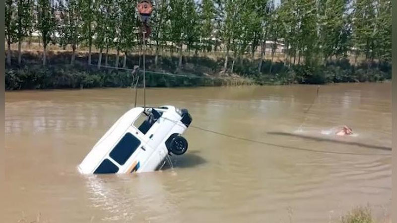 'Namanganda ikkita Damas kanalga tushib ketdi (video)'ning rasmi