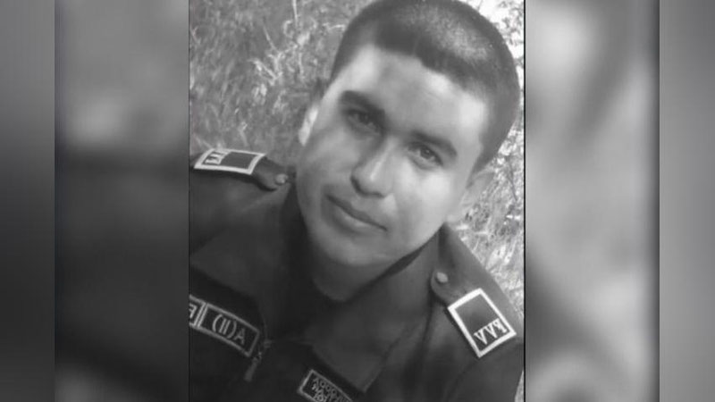 Tukli mushuk ustida konfet kompilyatsiya