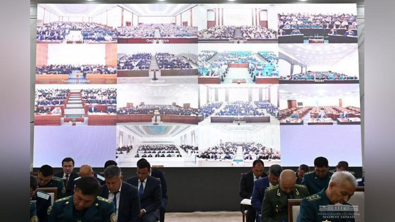 'Sirdaryo va Navoiy viloyati hokimi o`rinbosarlari ishdan olindi'ning rasmi