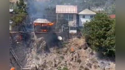 'Bo`stonliqdagi dachalarning birida yong`in sodir bo`ldi (video)'ning rasmi