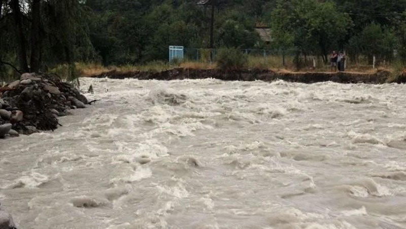 'O`zbekistonning qator hududlarida sel kelish xavfi e`lon qilindi'ning rasmi