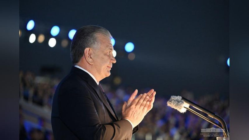 'Har qanday muammoning echimi ham, ertangi kunimizni hal qiluvchi omil ham, shubhasiz, ta`limdir — Shavkat Mirziyoev'ning rasmi