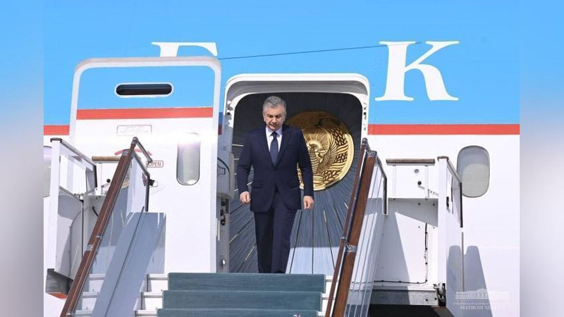 'Шавкат Мирзиёев Самарқандга етиб борди'ning rasmi