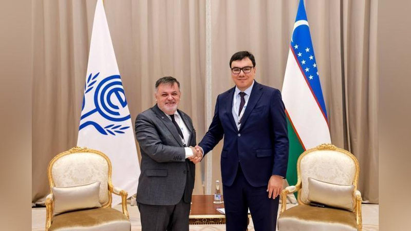 'Aziz Abduhakimov Iqtisodiy hamkorlik tashkiloti Bosh kotibi o`rinbosari Husayn Avni Bichakli bilan uchrashdi'ning rasmi