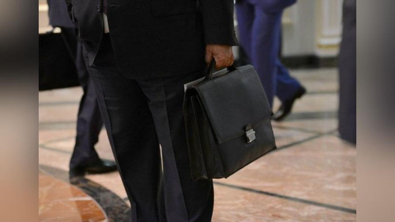 'Olmazor tumani hokimligidagi majlisda mahalla raisi yiqilib tushib, vafot etdi'ning rasmi