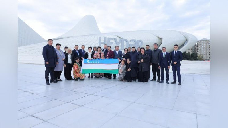 'Ozarbayjon poytaxti Boku shahridagi Haydar Aliev markazi...(foto)'ning rasmi