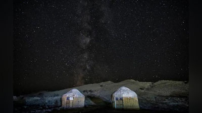 'Orol dengizi bo`yi va Ustyurt platosi yulduzlarni kuzatish uchun dunyoning TOP-10 turizm maskanlari qatoriga kiritildi'ning rasmi