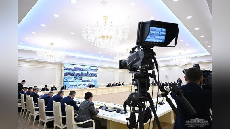 'Bu yil iqtisodiyotda xizmatlar ulushi 43,5 foizga etishi kutilmoqda'ning rasmi