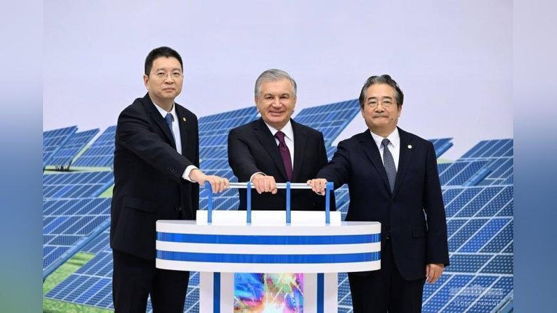 'Shavkat Mirziyoev umumiy quvvati 2,4 gigavattlik "yashil" elektr stansiyalarini ishga tushirdi'ning rasmi