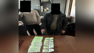 'Samarqandda fuqaroni 18 ming AQSh dollari evaziga Amerikaga yuborishni va`da qilgan shaxs ushlandi'ning rasmi