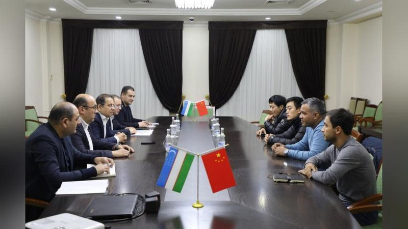 'Oxangaronda Xitoy kompaniyasi jelatin ishlab chiqaradi'ning rasmi