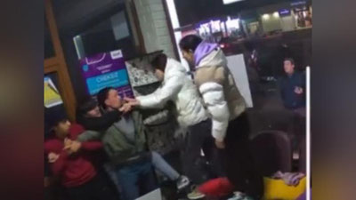 'Toshkentda "paynetchi" va fuqarolar o`rtasida janjal chiqdi (video)'ning rasmi