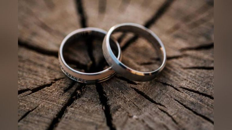 'Sirdaryoda ota o`z o`g`liga nikoh o`qidi'ning rasmi