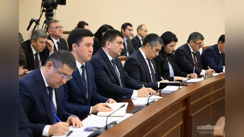 'Prezident hokimlarga 30 ming yoshlarni ingliz va nemis tiliga o`rgatib, ITga yo`naltirish bo`yicha amaliy ishlarni tezroq boshlashga ko`rsatma berdi'ning rasmi