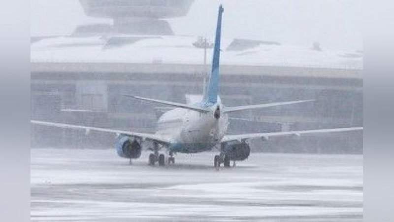 'Samolyotlar kech etib kelishi sababli kechiktirilayotgan parvozlar haqida ma`lumot berildi'ning rasmi