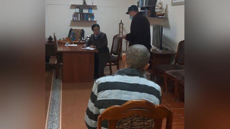 'Qamoqdagi mahkumning onasi Ombudsman mintaqaviy vakiliga murojaat qildi'ning rasmi