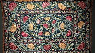 'Qo`lda tikilgan so`zanalar narxi tilloga teng'ning rasmi