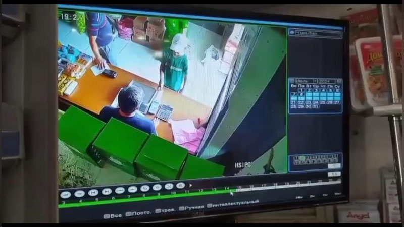 Изрображение 'В Сырдарье возбуждено административное дело в отношении продавца, ударившего ребенка'